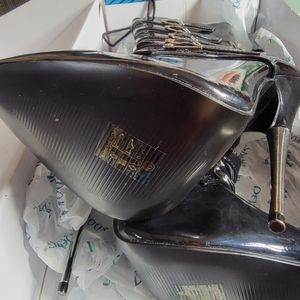 Devious Scream-1026 - Black Patent by Pleaser size 9